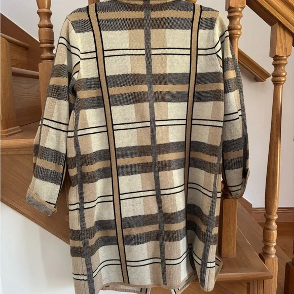 Anne Klein Plaid Blazer in Brown and Cream - Picture 4 of 5